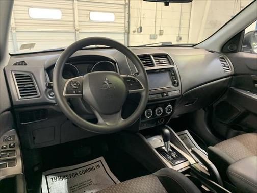 Diamond White Pearl 2018 Mitsubishi Outlander Sport 2.0 ES
