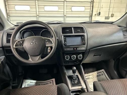 Diamond White Pearl 2018 Mitsubishi Outlander Sport 2.0 ES
