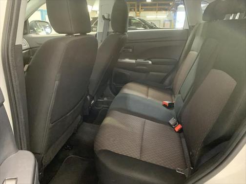 Diamond White Pearl 2018 Mitsubishi Outlander Sport 2.0 ES