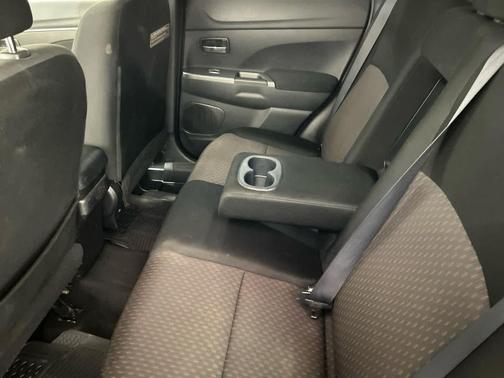 Diamond White Pearl 2018 Mitsubishi Outlander Sport 2.0 ES