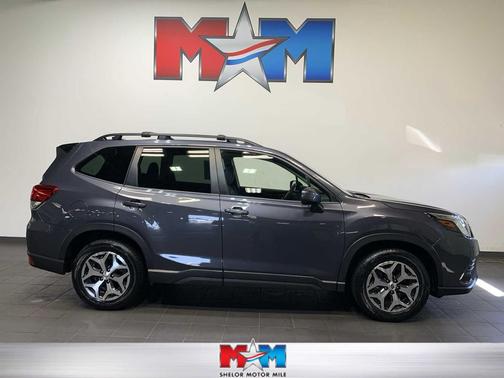 Magnetite Gray Metallic 2024 Subaru Forester Premium