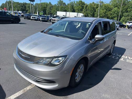 Billet Silver Metallic Clearcoat 2017 Chrysler Pacifica LX