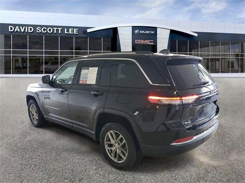 2023 Jeep Grand Cherokee Laredo