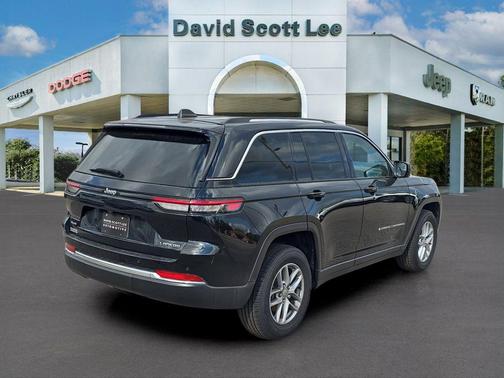 2023 Jeep Grand Cherokee Laredo