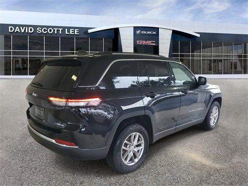 2023 Jeep Grand Cherokee Laredo