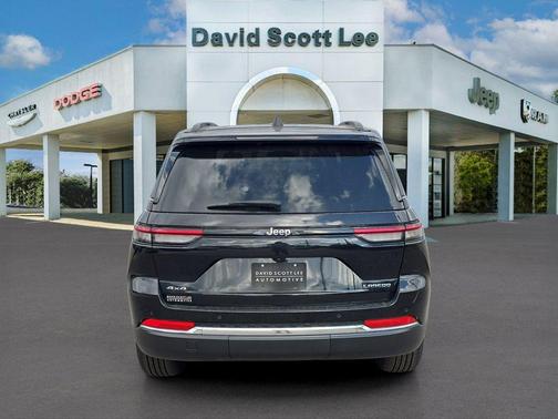 2023 Jeep Grand Cherokee Laredo