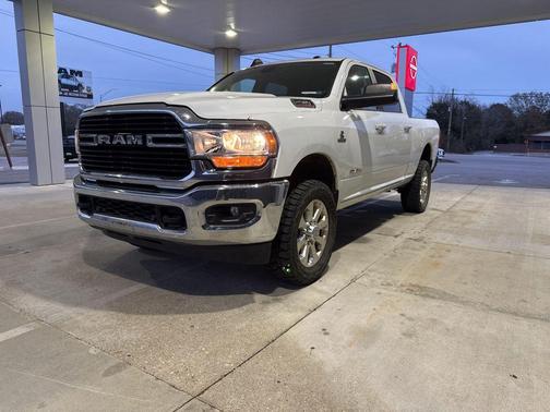 2020 RAM 2500 Big Horn Crew Cab 4X4 6'4' Box