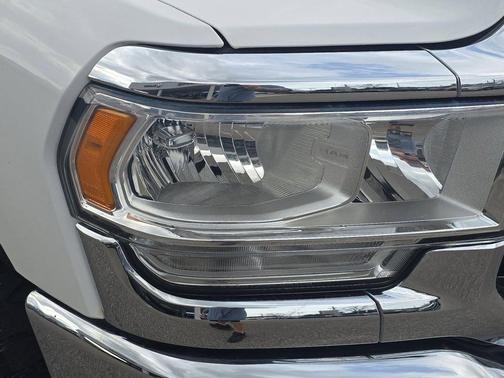 2020 RAM 2500 Big Horn Crew Cab 4X4 6'4' Box