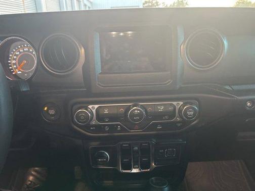 2023 Jeep Gladiator Willys 4x4