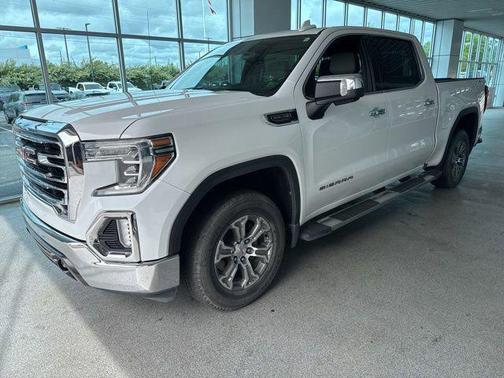 White 2019 GMC Sierra 1500 SLT