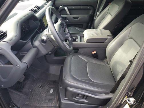 2024 Land Rover Defender 110 P400 X-Dynamic SE