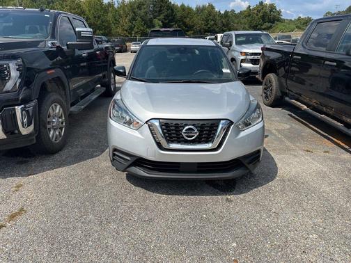 2020 Nissan Kicks S