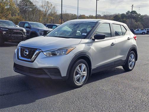 2020 Nissan Kicks S