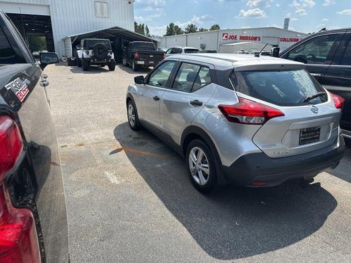 2020 Nissan Kicks S