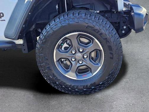 Bright White Clearcoat 2023 Jeep Gladiator Rubicon