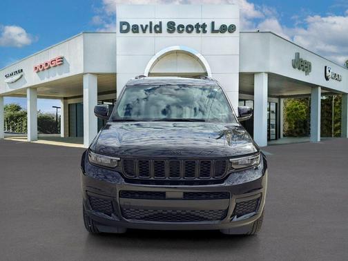 Diamond Black Crystal Pearlcoat 2025 Jeep Grand Cherokee L Altitude