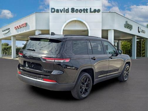 Diamond Black Crystal Pearlcoat 2025 Jeep Grand Cherokee L Altitude