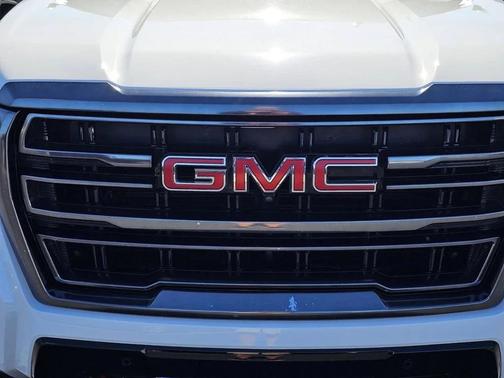 Summit White 2023 GMC Yukon XL 4WD AT4