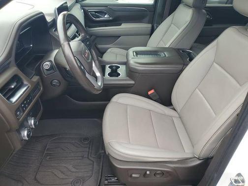 White Frost Tricoat 2022 GMC Yukon SLT