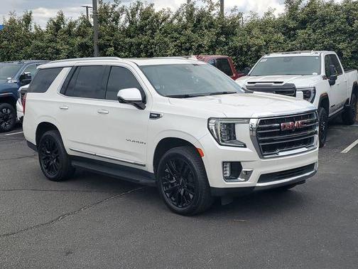 White Frost Tricoat 2022 GMC Yukon SLT