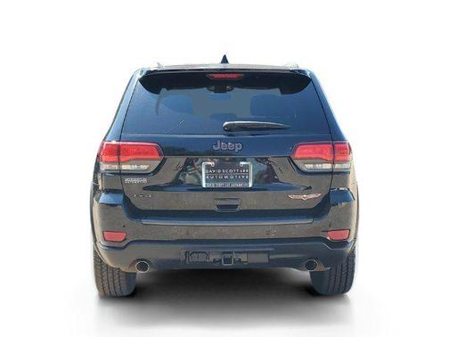 Diamond Black Crystal Pearlcoat 2018 Jeep Grand Cherokee Trailhawk