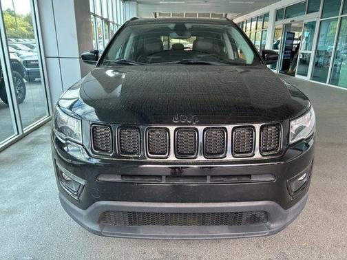 Diamond Black Crystal Pearlcoat 2018 Jeep Compass Latitude