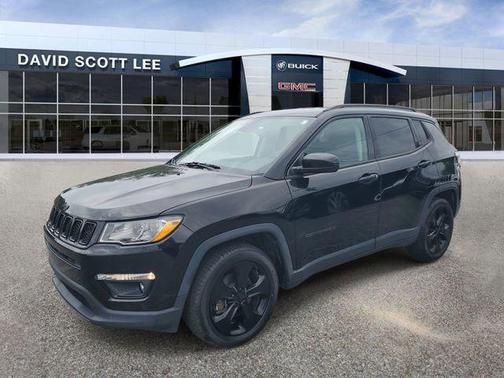 Diamond Black Crystal Pearlcoat 2018 Jeep Compass Latitude