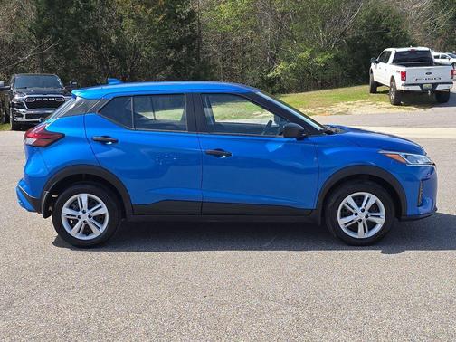 2024 Nissan Kicks S