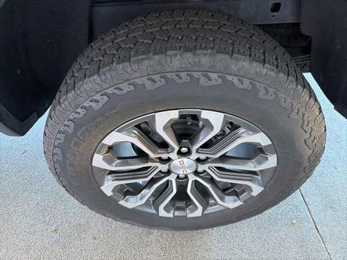 2023 GMC Canyon Denali