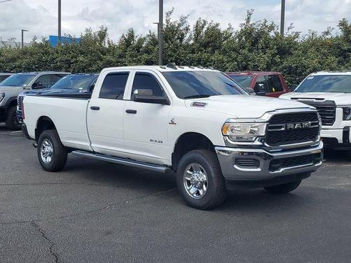 Bright White Clearcoat 2022 RAM 2500 Tradesman Crew Cab 4x4 8' Box