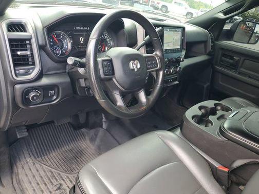 Bright White Clearcoat 2022 RAM 2500 Tradesman Crew Cab 4x4 8' Box