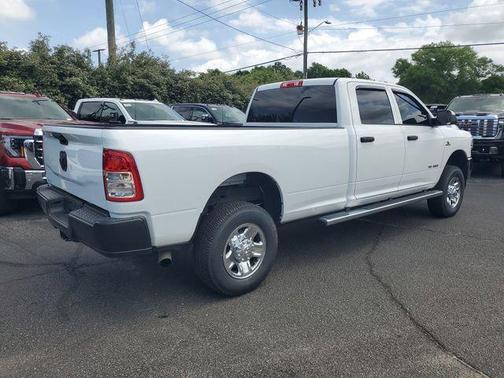 Bright White Clearcoat 2022 RAM 2500 Tradesman Crew Cab 4x4 8' Box
