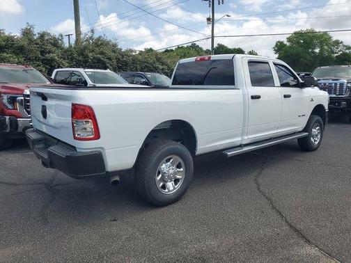 Bright White Clearcoat 2022 RAM 2500 Tradesman Crew Cab 4x4 8' Box