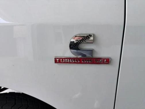 Bright White Clearcoat 2022 RAM 2500 Tradesman Crew Cab 4x4 8' Box