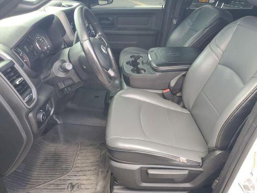 Bright White Clearcoat 2022 RAM 2500 Tradesman Crew Cab 4x4 8' Box