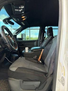 2022 RAM 2500 Tradesman Crew Cab 4x4 8' Box