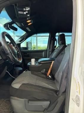 Bright White Clearcoat 2022 RAM 2500 Tradesman Crew Cab 4x4 8' Box