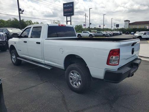 Bright White Clearcoat 2022 RAM 2500 Tradesman Crew Cab 4x4 8' Box