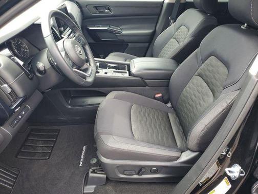 Super Black 2025 Nissan Pathfinder SV FWD
