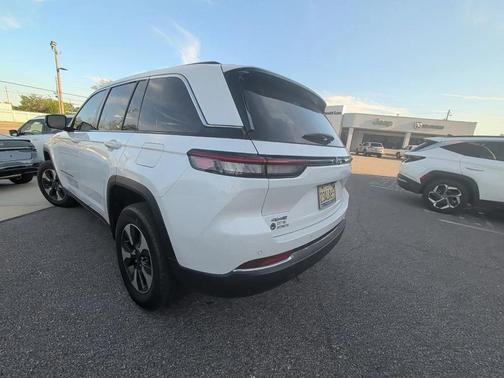 Bright White Clearcoat 2022 Jeep Grand Cherokee 4xe Base