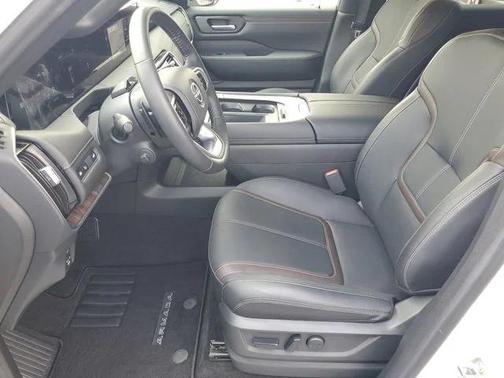 Aspen White Tricoat 2025 Nissan Armada SL 2WD