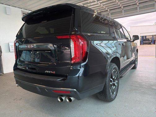 2023 GMC Yukon XL 4WD AT4