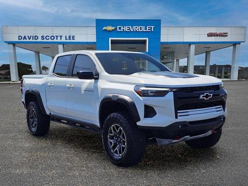 Summit White 2024 Chevrolet Colorado ZR2