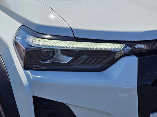 Summit White 2024 Chevrolet Colorado ZR2