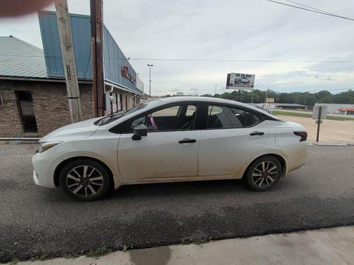 Fresh Powder 2025 Nissan Versa 1.6 S