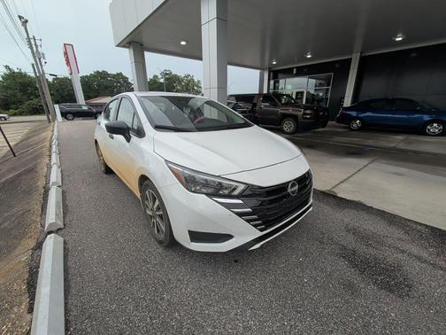 Fresh Powder 2025 Nissan Versa 1.6 S