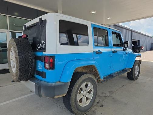 Chief Clearcoat 2017 Jeep Wrangler Unlimited Sahara