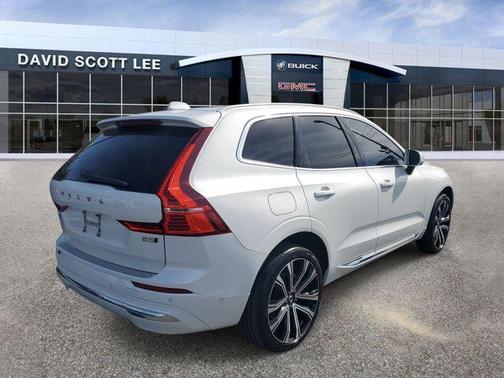 2023 Volvo XC60 Ultimate Bright Theme