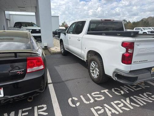 Summit White 2022 Chevrolet Silverado 1500 LT