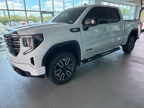 Summit White 2023 GMC Sierra 1500 AT4